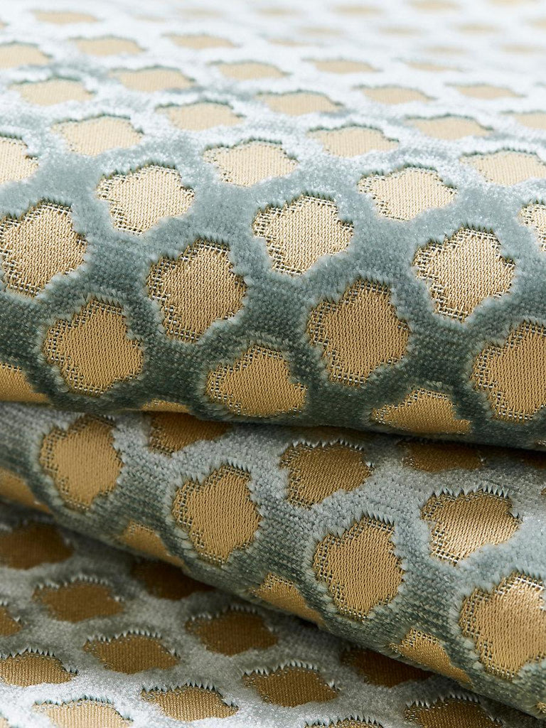 Scalamandre Pomfret - Silk Blue On Beige Fabric