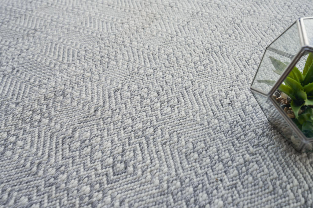 Exquisite Echo Indoor/Outdoor Flatweave PET yarn Ivory/Light Silver Area Rug 10.0'X14.0' Rug