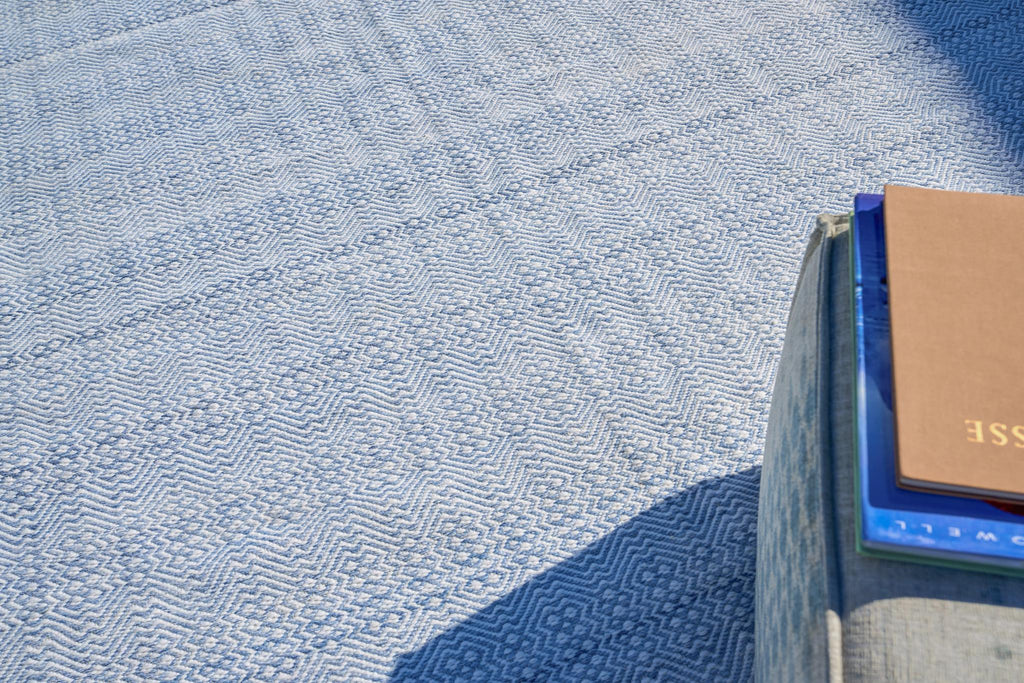 Exquisite Echo Indoor/Outdoor Flatweave PET yarn Light Blue Area Rug 3.0'X5.0' Rug