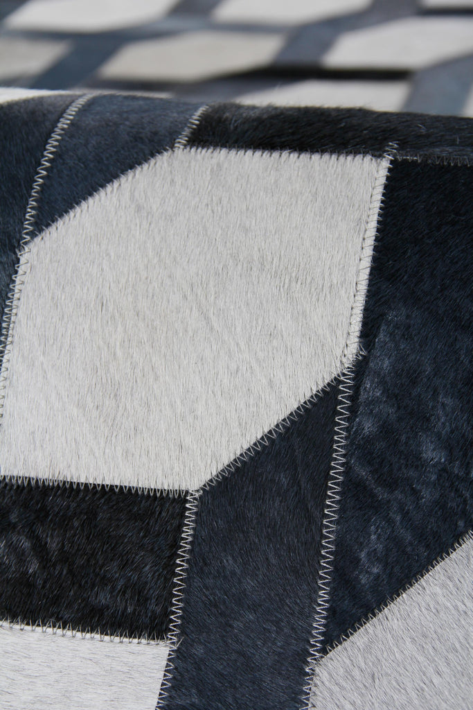 Exquisite Natural Hide Hand-stitched Leather Hide Silver/Blue Area Rug 5.0'X8.0' Rug