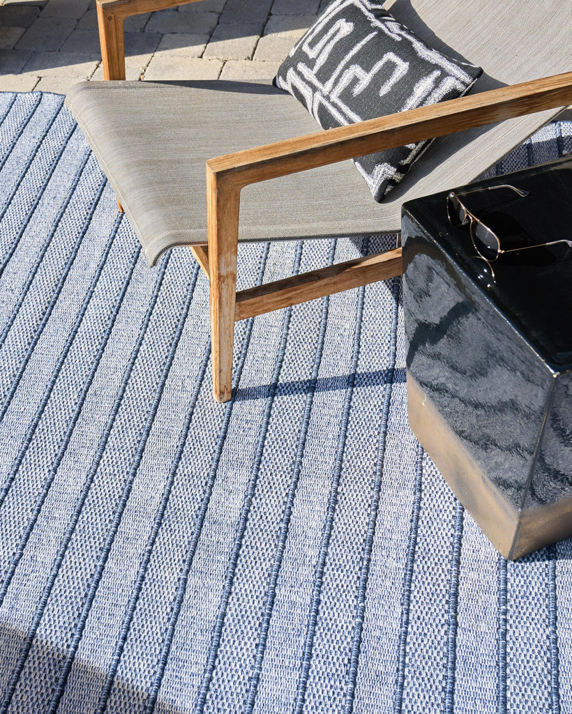 Exquisite Nova Indoor/Outdoor Flatweave PET yarn Blue Area Rug 5.0'X8.0' Rug