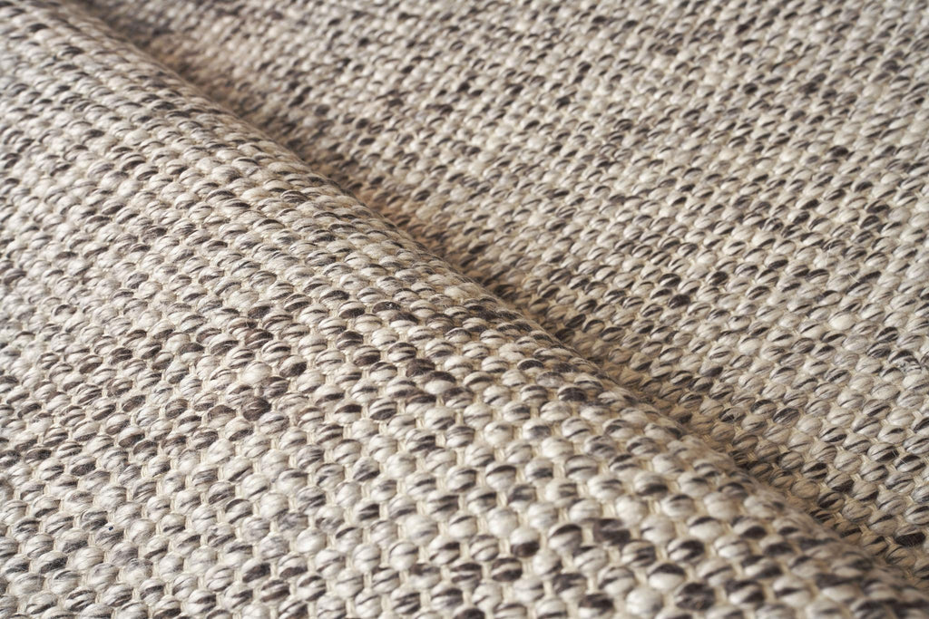 Exquisite Rhodes Hand-loomed PET yarn Taupe Area Rug 5.5'X7.5' Rug