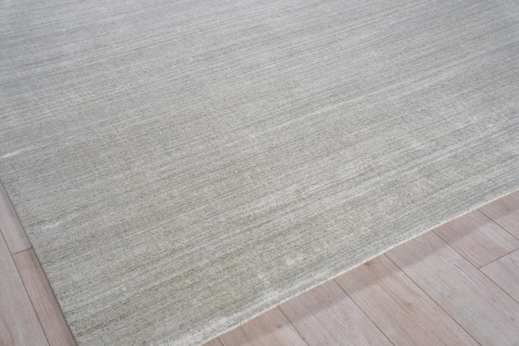 Exquisite Sanctuary Handloomed Bamboo Silk and New Zealand Wool Light Silver Area Rug 8.0'X10.0' Rug