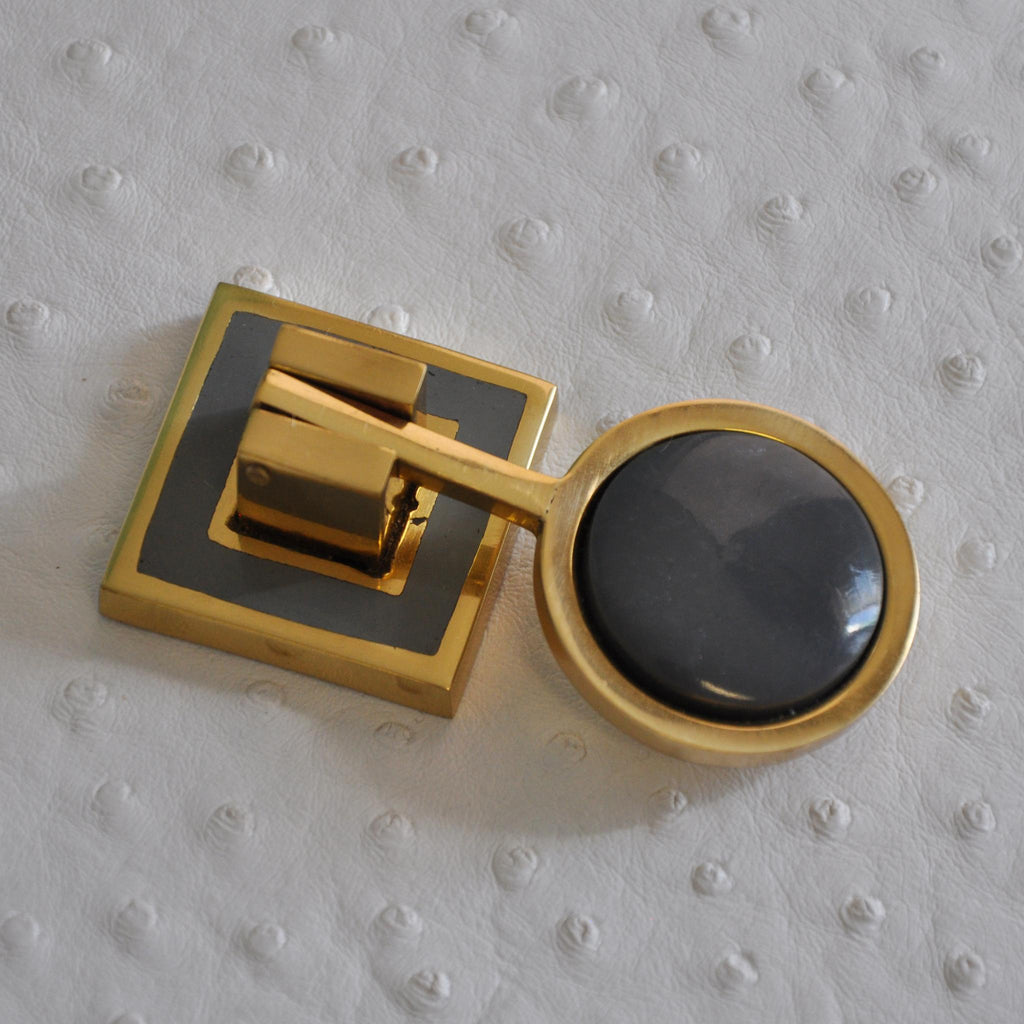 Worlds Away BRASS PULL KNOB WITH INSET RESIN IN GREY