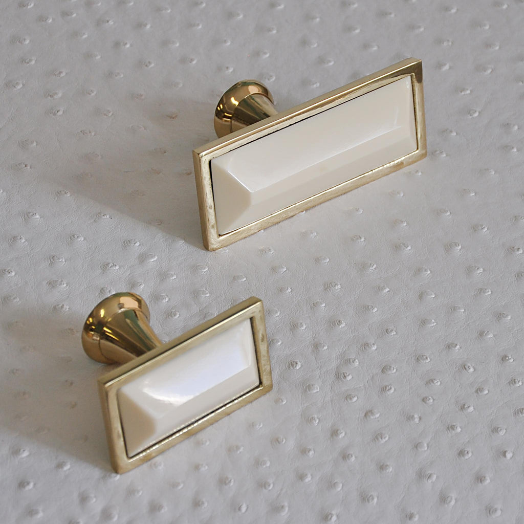 Worlds Away LARGE BRASS RECTANGLE KNOB WITH INSET RESIN IN CREAM