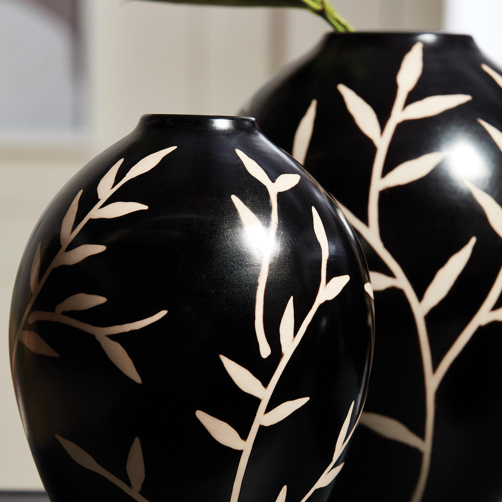 Napa Black/Ecru Dayana Vase Medium