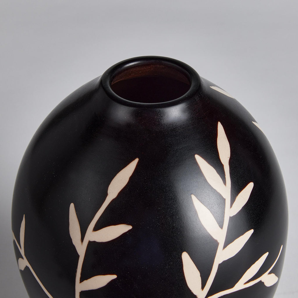 Napa Black/Ecru Dayana Vase Medium