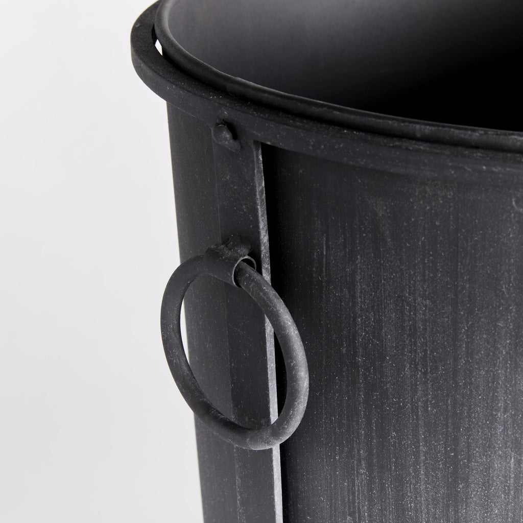 Napa Black Oberon Planter Medium