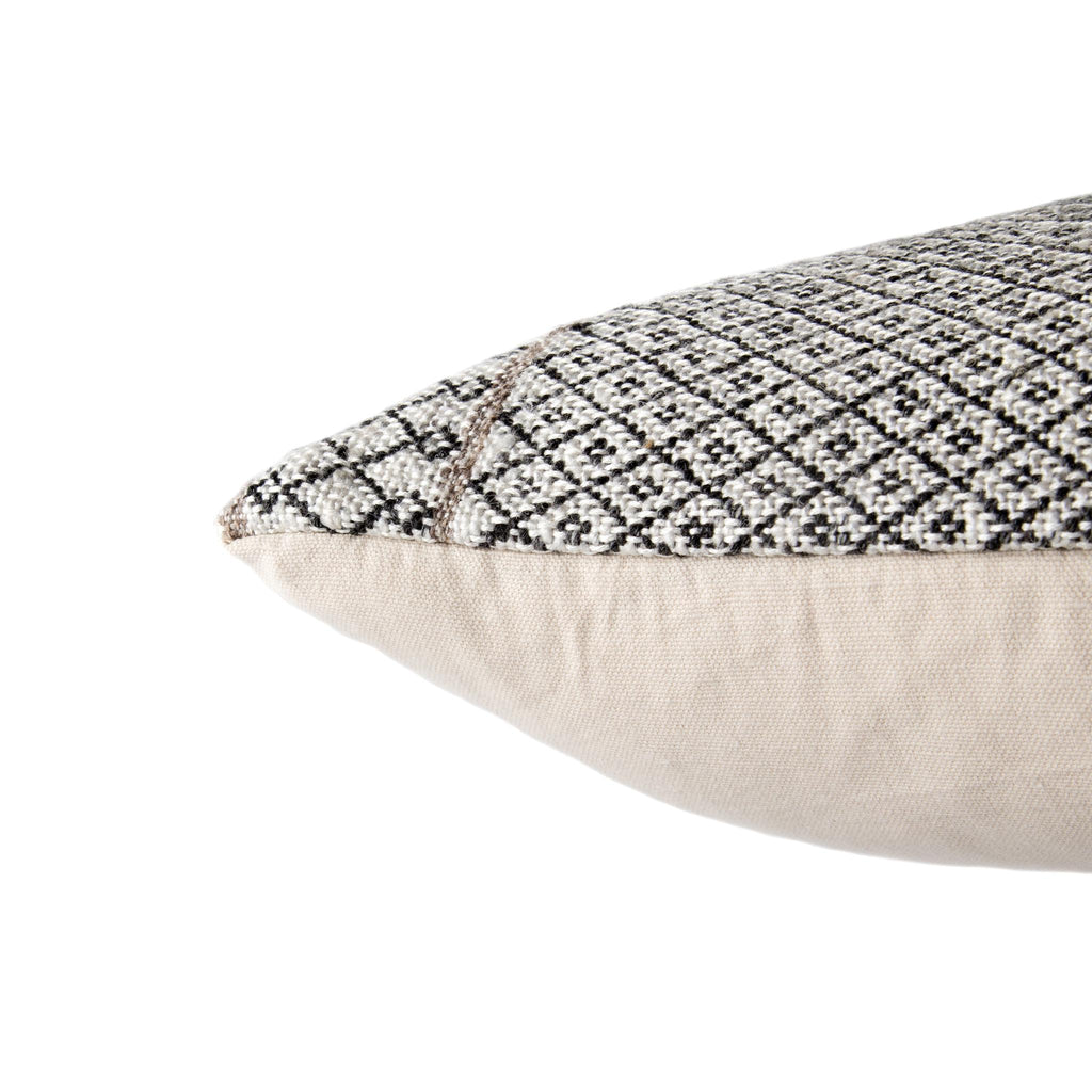 Jaipur Living Peykan Mariscopa Trellis Ivory / Dark Gray 18" x 18" Pillow