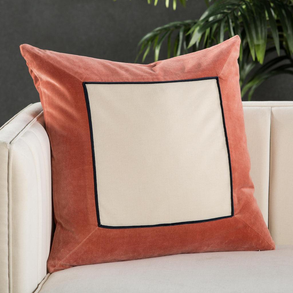 Jaipur Living Emerson Hendrix Border Coral / Cream 22" x 22" Pillow