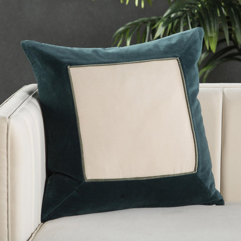 Jaipur Living Emerson Hendrix Border Teal / Cream 22" x 22" Pillow