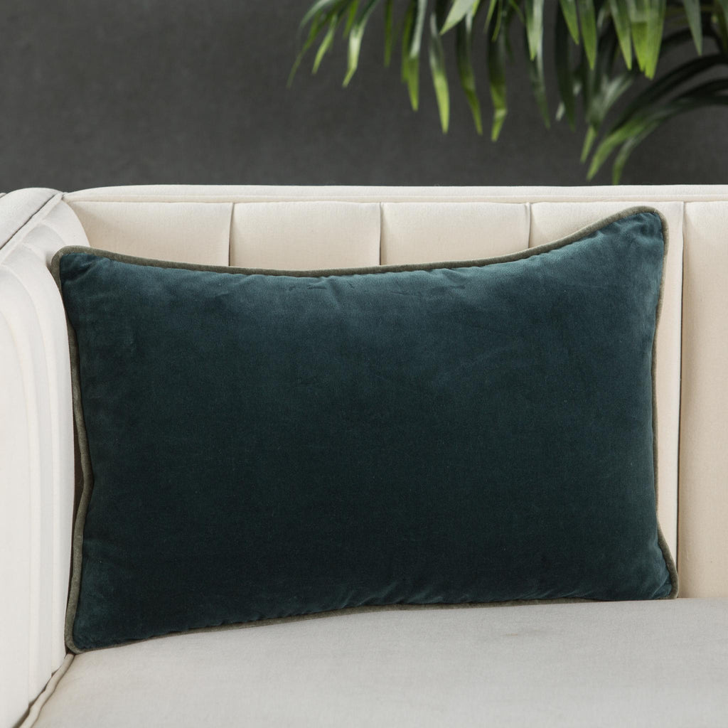 Jaipur Living Emerson Lyla Solid Teal / Cream 13" x 21" Pillow