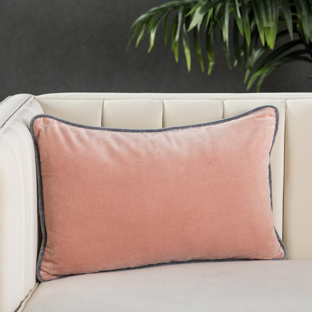 Jaipur Living Emerson Lyla Solid Blush / Cream 13" x 21" Pillow