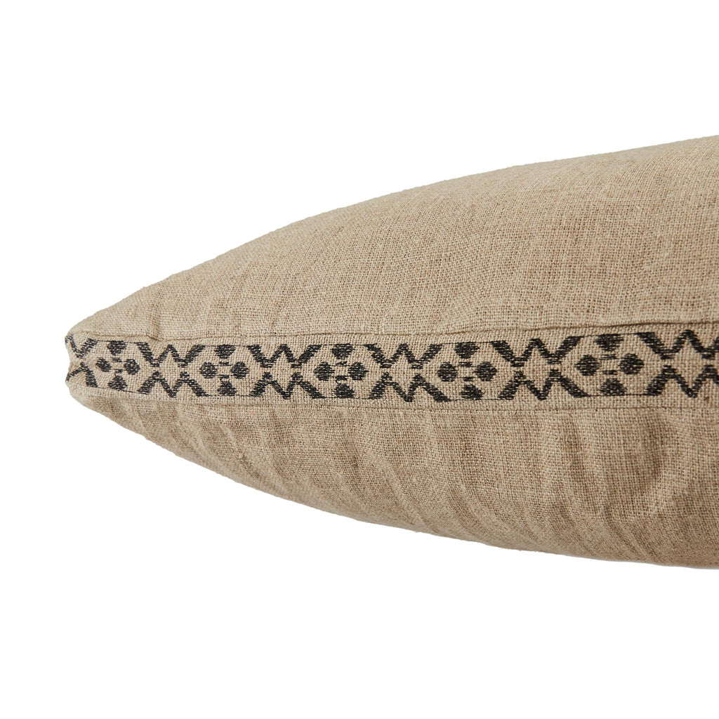 Jaipur Living Taiga Seti Border Beige / Dark Gray 24" x 24" Pillow