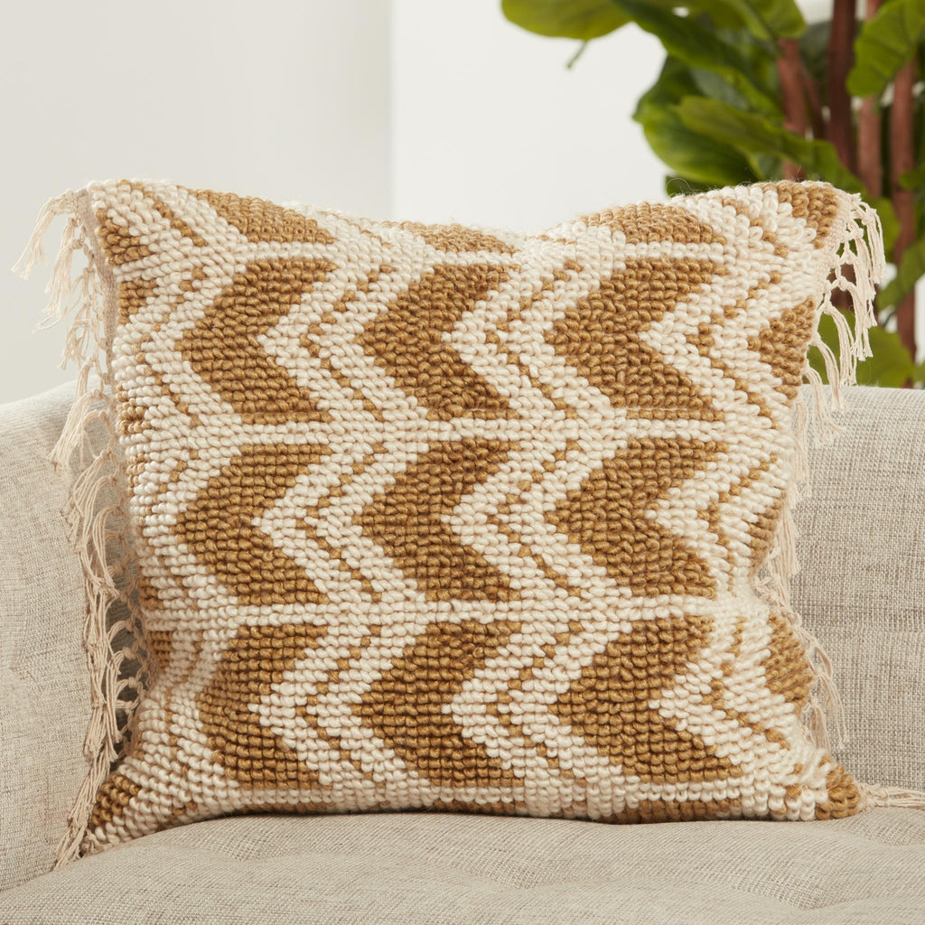 Jaipur Living Bayu Takeo Chevron Gold / Ivory 22" x 22" Pillow