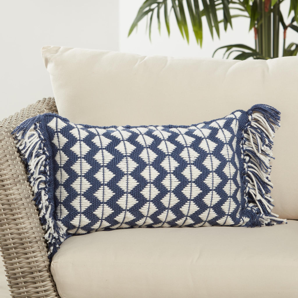 Jaipur Living Chesa Perdita Geometric Dark Blue / Ivory 13" x 21" Pillow