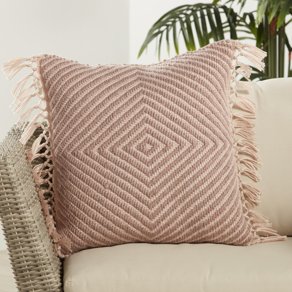 Jaipur Living Tallis Maritima Geometric Mauve / Light Pink 20" x 20" Pillow