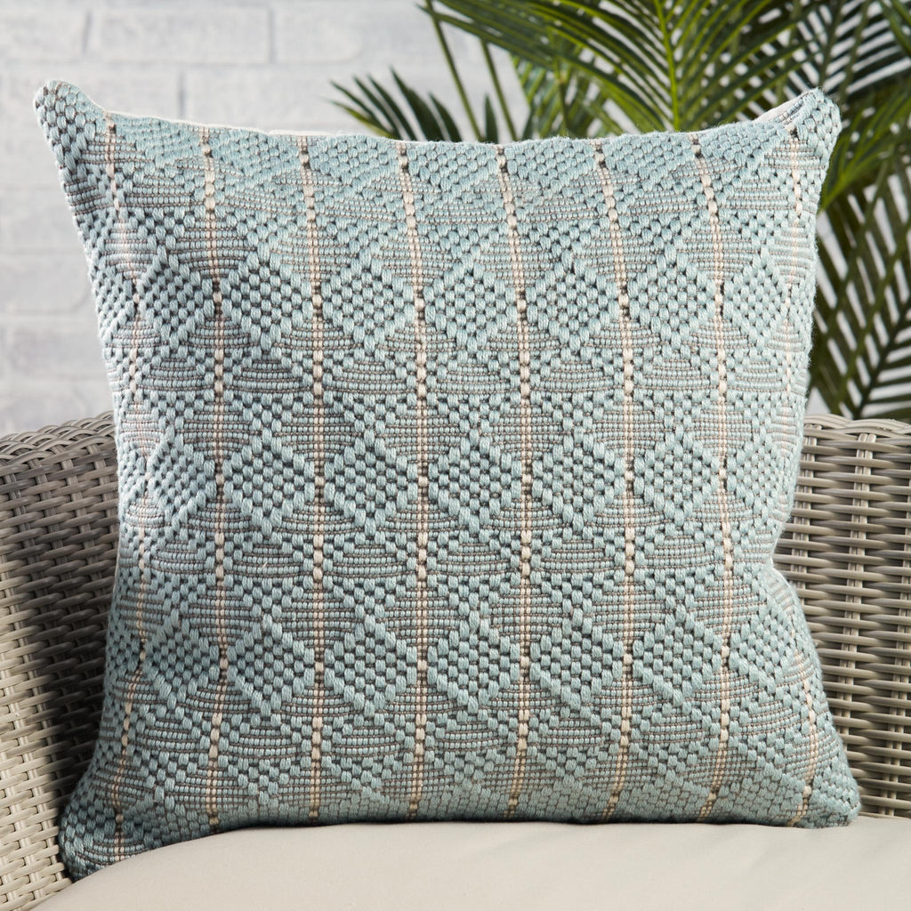 Jaipur Living Torren Lindy Geometric Light Blue / Gray 22" x 22" Pillow