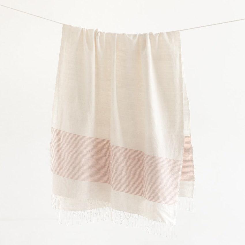 DecoratorsBest Riviera Throw - Blush