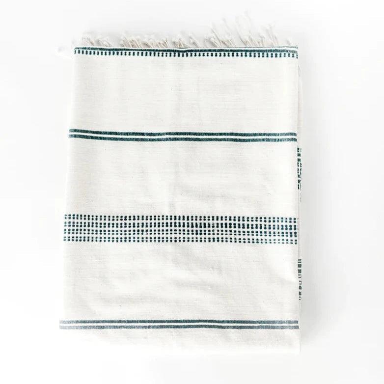 DecoratorsBest Aden Throw - Natural / Navy