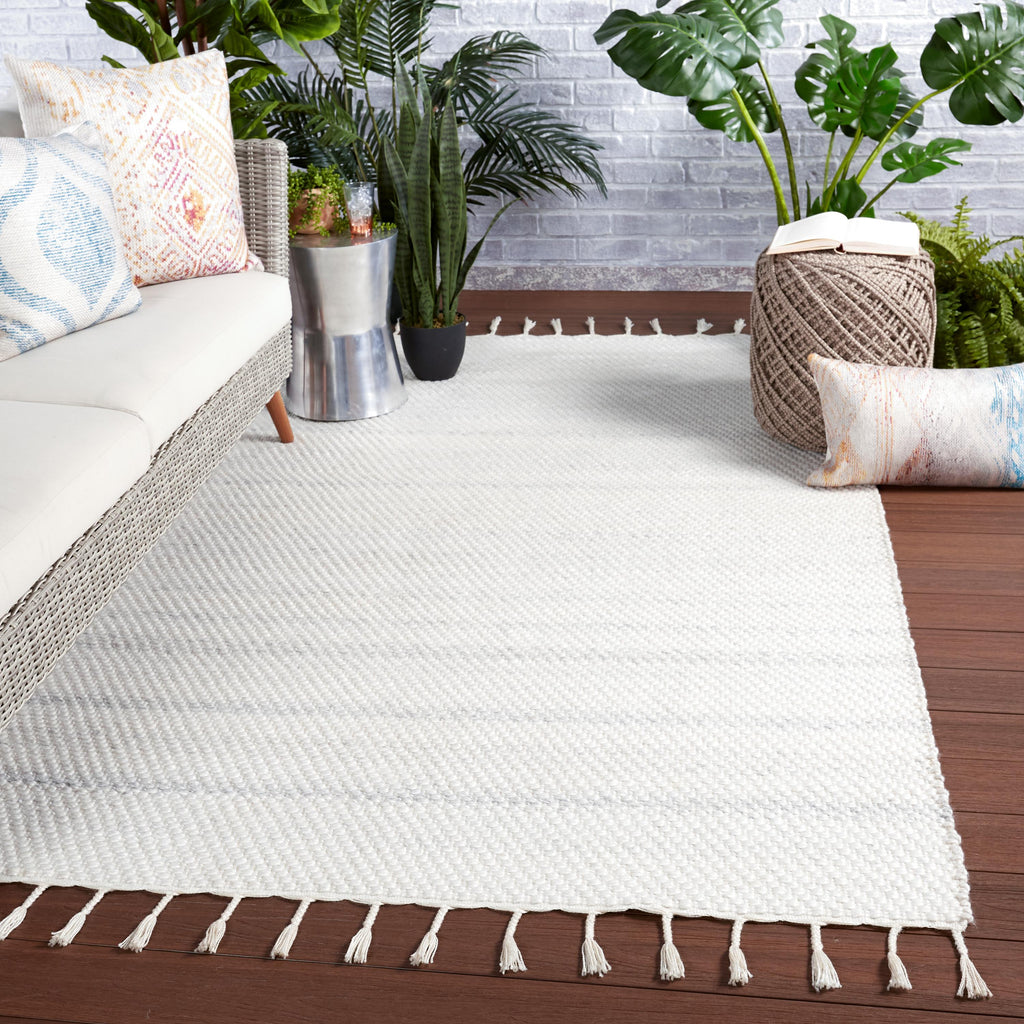 Jaipur Living Encanto Indoor/ Outdoor Solid White/ Light Gray Area Rug (2'X3')