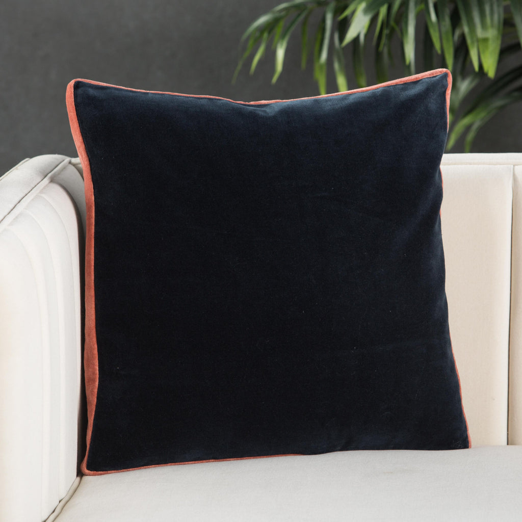 Jaipur Living Bryn Solid Navy/ Coral Pillow Cover (18" Square)