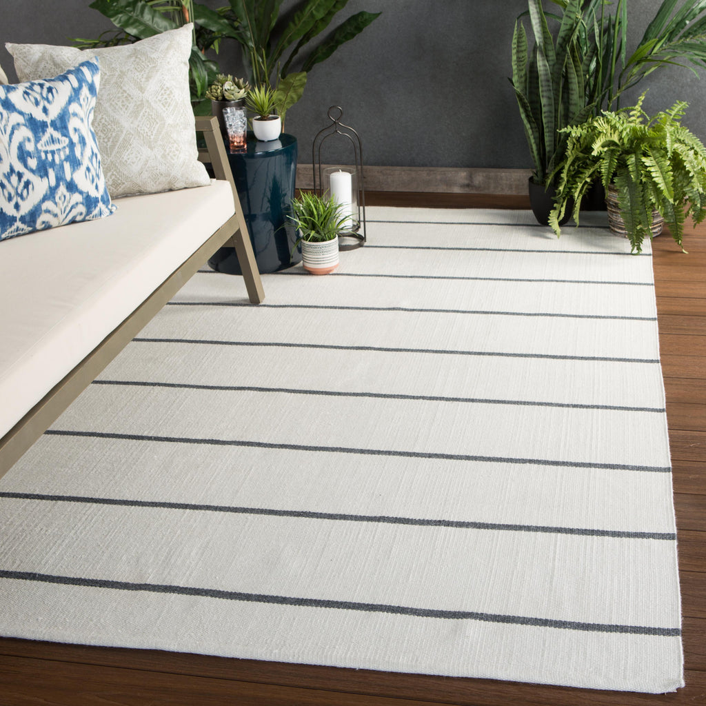 Jaipur Living Corbina Indoor/ Outdoor Striped Ivory/ Dark Gray Area Rug (4'X6')