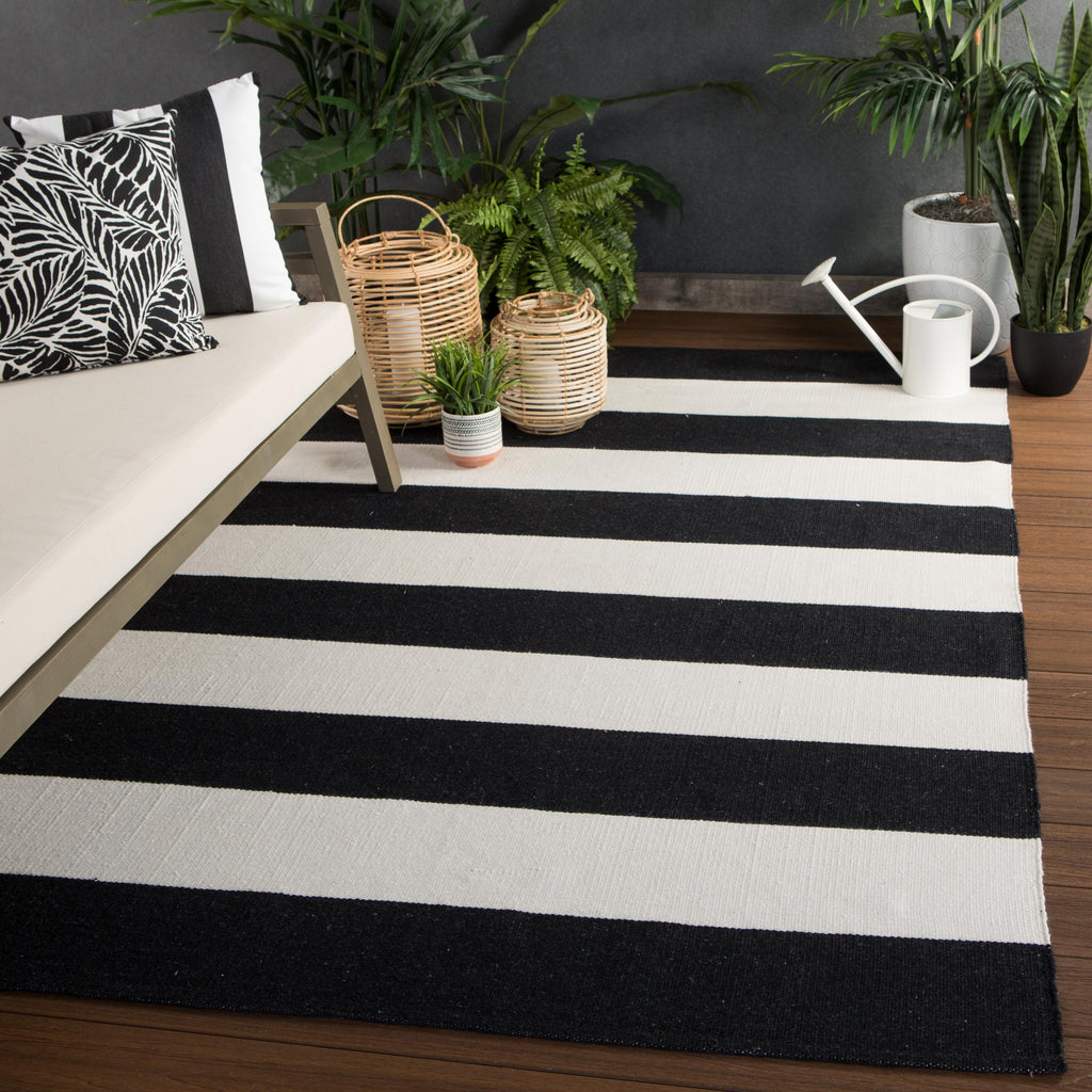 Jaipur Living Remora Indoor/ Outdoor Striped Black/ Ivory Area Rug (2'X3')