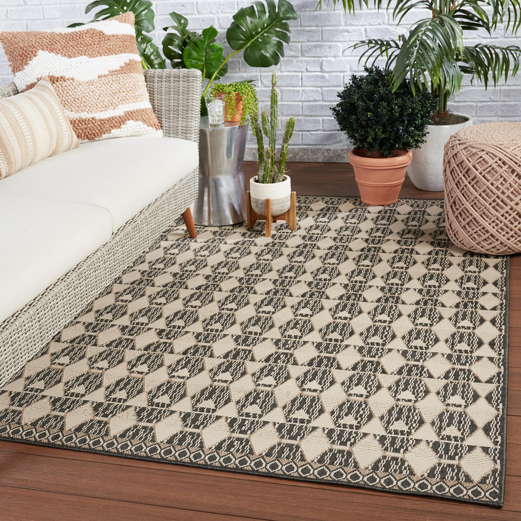 Vibe By Jaipur Living Maji Indoor/ Outdoor Geometric Black/ Beige Runner Rug (2'6"X8')