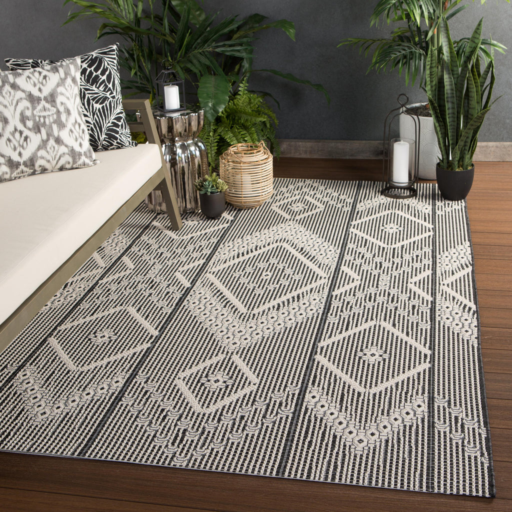 Jaipur Living Shiloh Indoor/ Outdoor Tribal Dark Gray/ Cream Area Rug (7'10"X10'10")