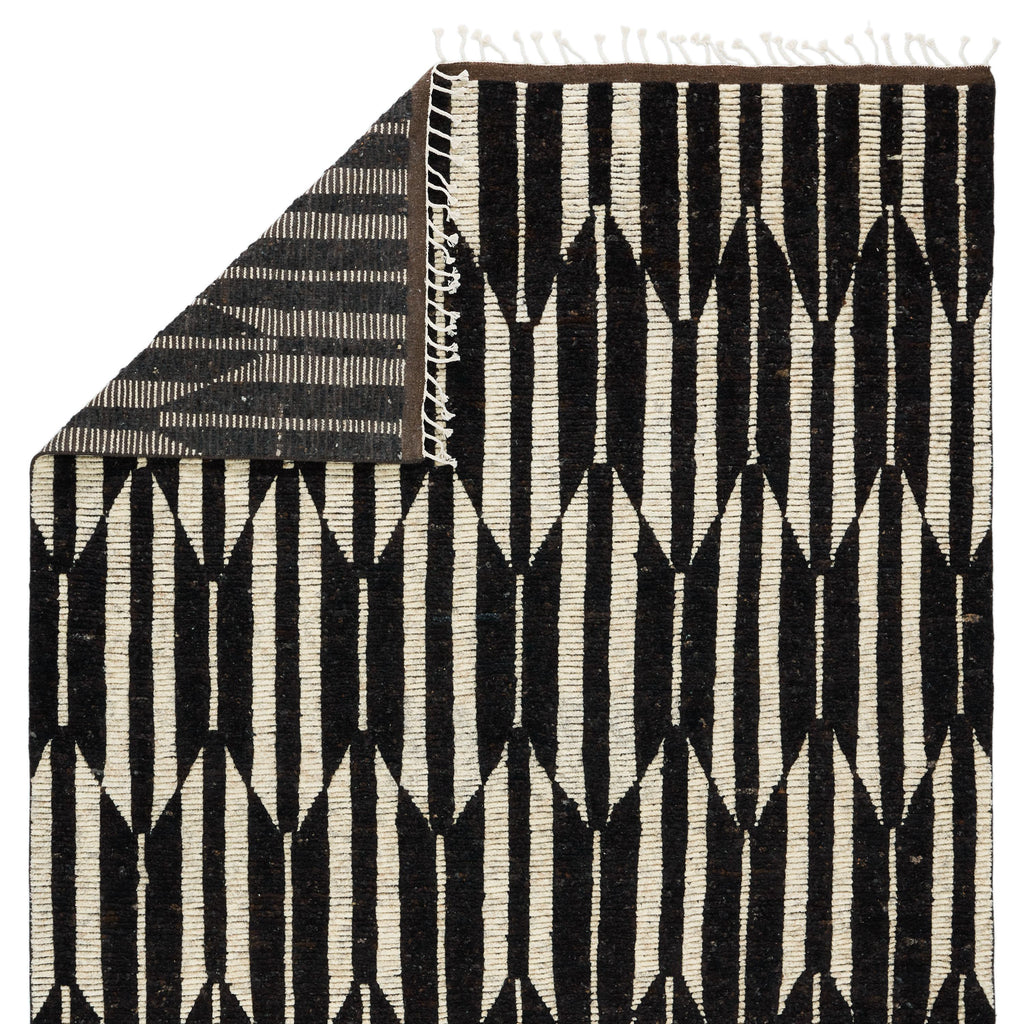 Jaipur Living Quest Hand-Knotted Geometric Dark Brown/ Ivory Area Rug (9'X12')