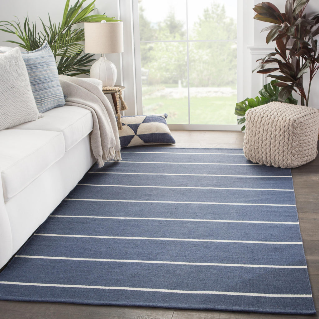 Jaipur Living Corbina Indoor/ Outdoor Striped Dark Blue/ Ivory Area Rug (4'X6')