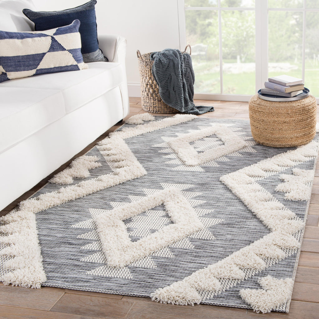 Jaipur Living Makaya Indoor/ Outdoor Geometric Gray/ Cream Area Rug (4'X5'7")