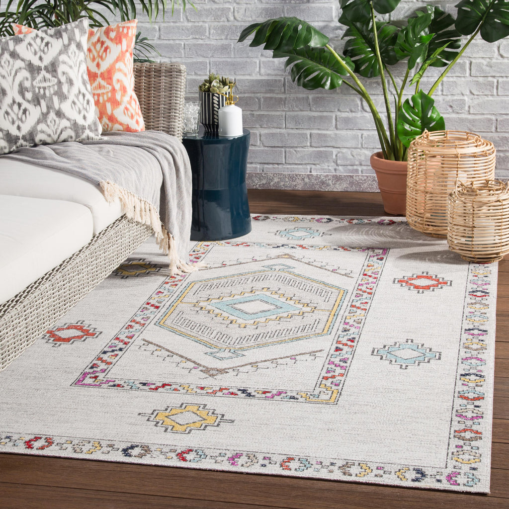 Jaipur Living Tov Indoor/ Outdoor Medallion Light Gray/ Multicolor Area Rug (2'X3')