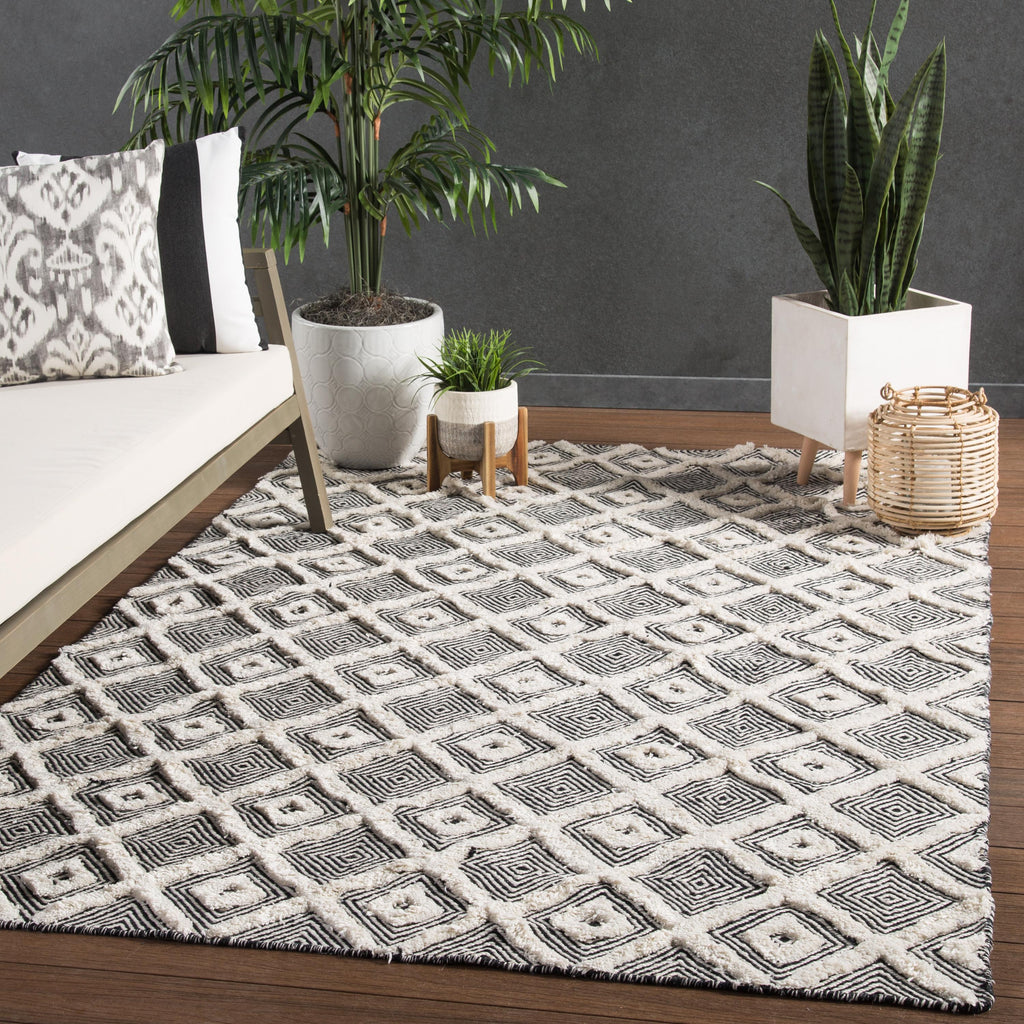 Jaipur Living Bosc Indoor/ Outdoor Trellis Ivory/ Black Area Rug (5'X8')