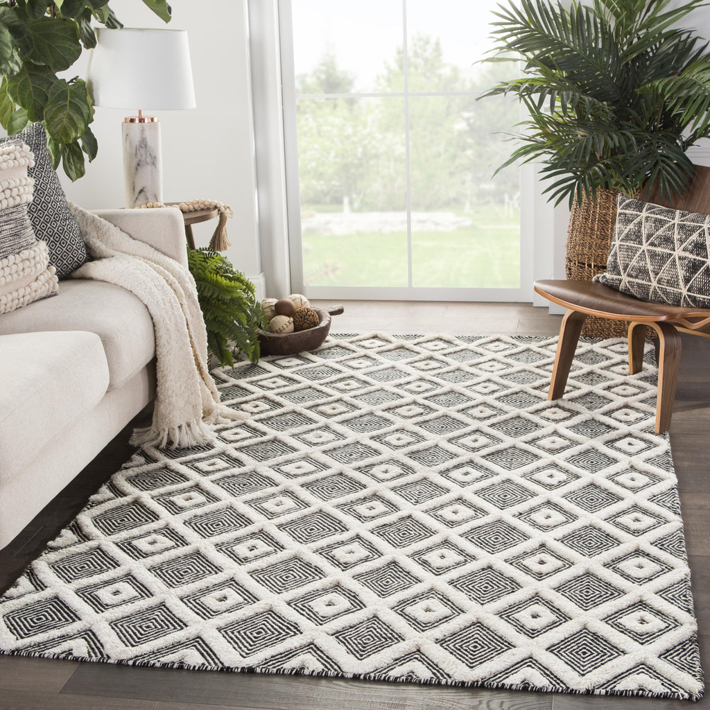 Jaipur Living Bosc Indoor/ Outdoor Trellis Ivory/ Black Area Rug (7'10"X10'10")