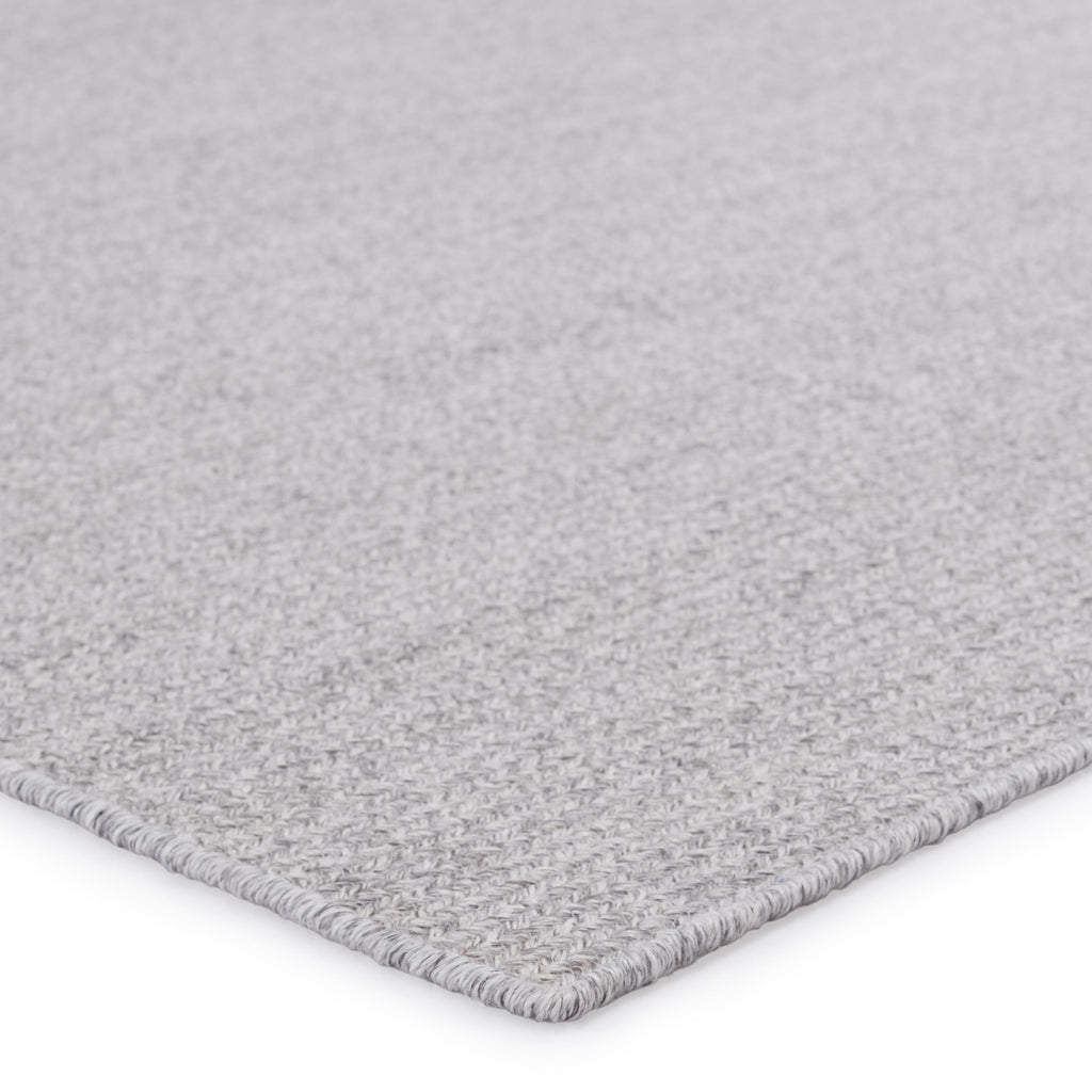 Jaipur Living Maracay Indoor/ Outdoor Solid Light Gray/ White Area Rug (5'X8')