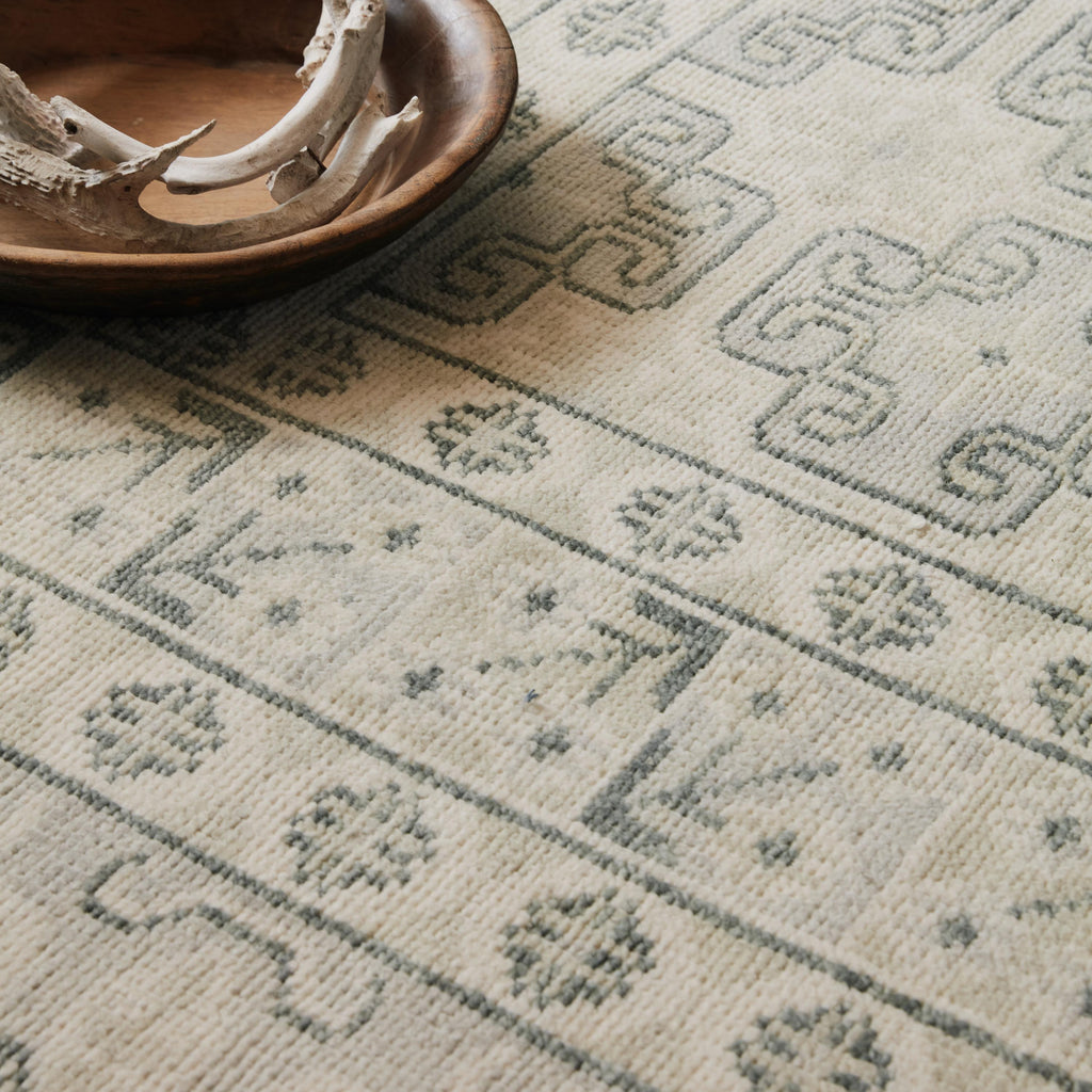 Jaipur Living Stage Hand-Knotted Bordered Ivory/ Green Runner Rug (3'X12')